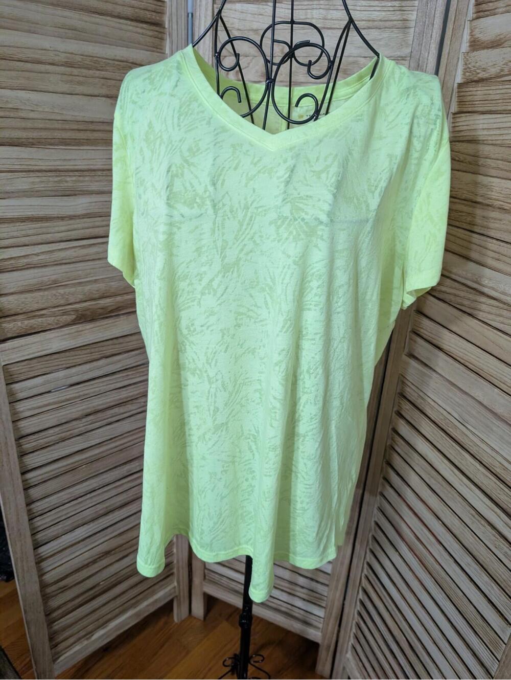 womens Tek Gear Dry Tek XL Yellow lightweight vneck short sleeve athletic casual